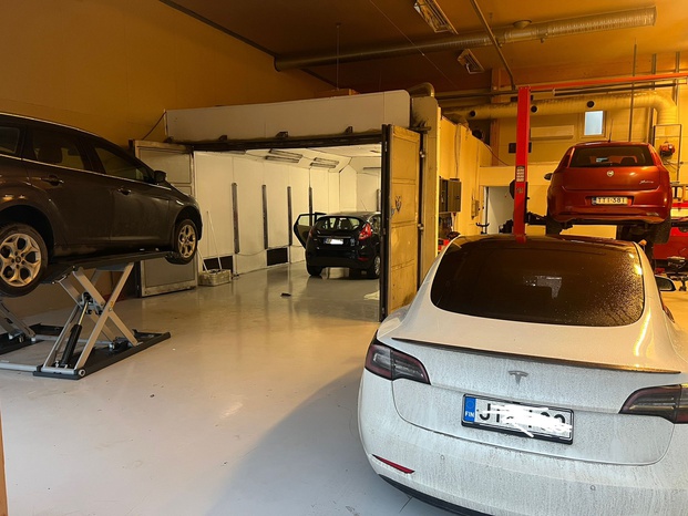 Kuva autohuoltoliikkeestä AjoneuvoPro Kaarina